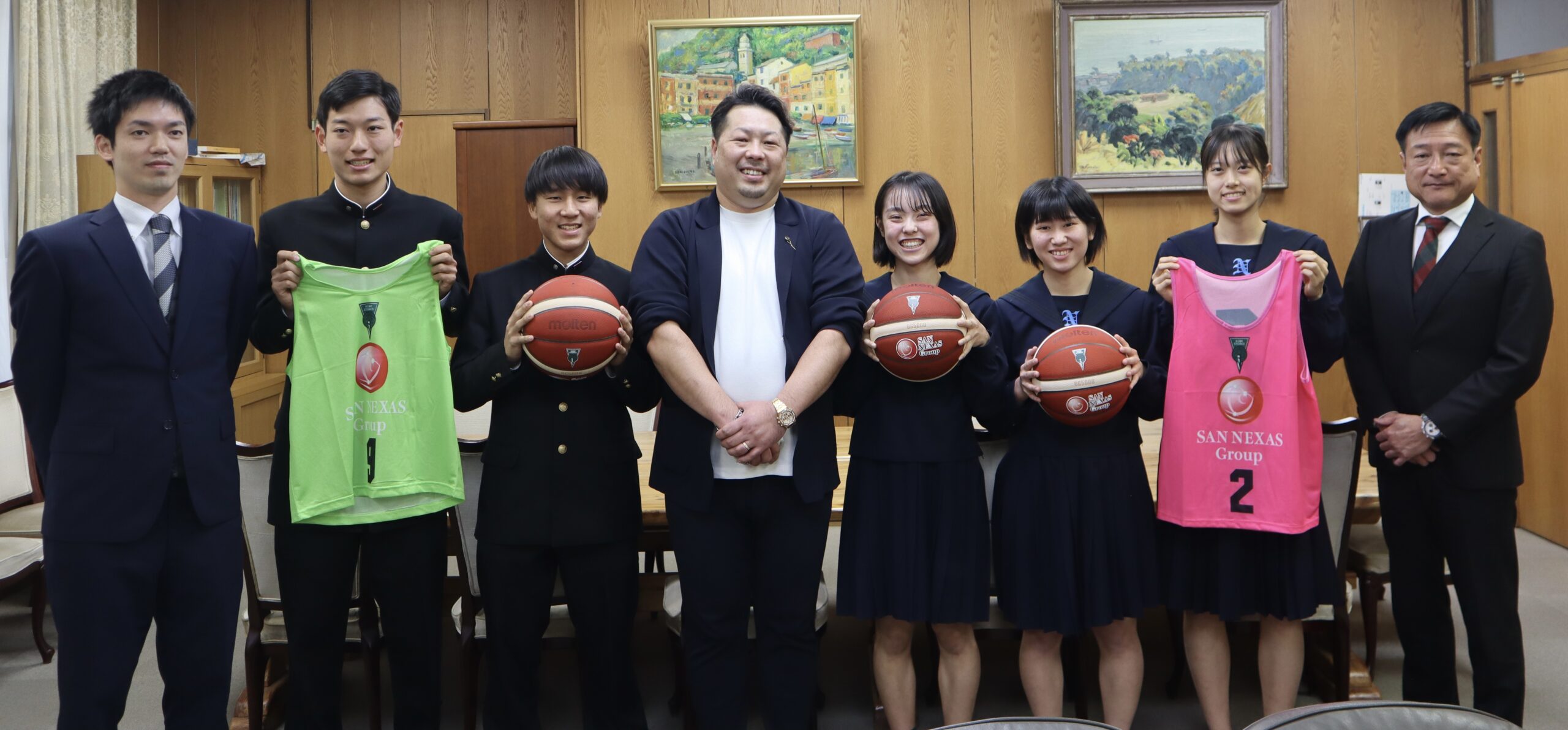 兵庫県立長田高等学校に寄贈させて頂きました。