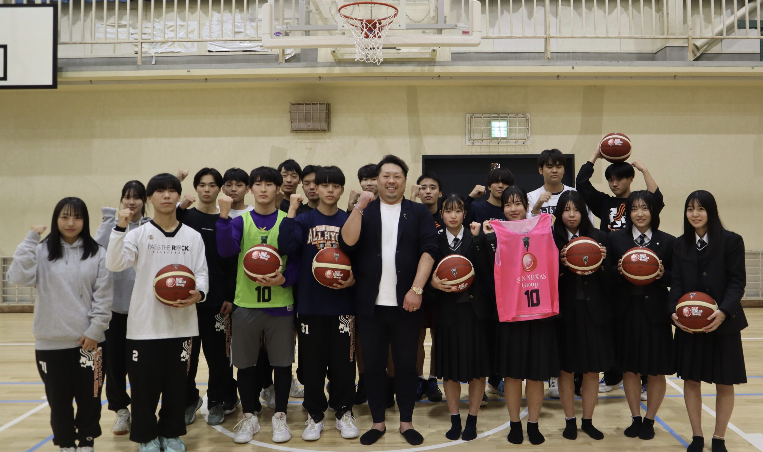 兵庫県立神戸高塚高等学校に寄付させて頂きました。